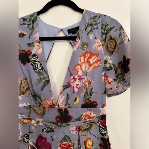 Floral romper 🌸 - Picture 3 of 5